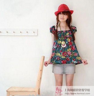 单眼皮女生怎么化妆?教你如何画大眼妆,时尚大变身