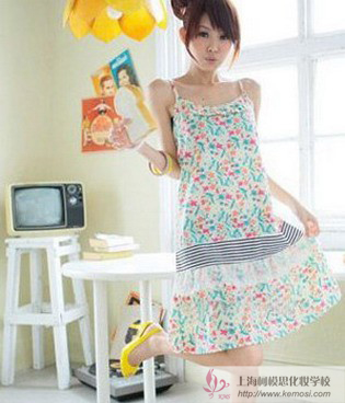 单眼皮女生怎么化妆?教你如何画大眼妆,时尚大变身