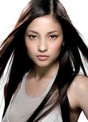 内双眼皮怎么化妆?一起来学一下内双眼内的眼妆技巧吧,让眼睛更大