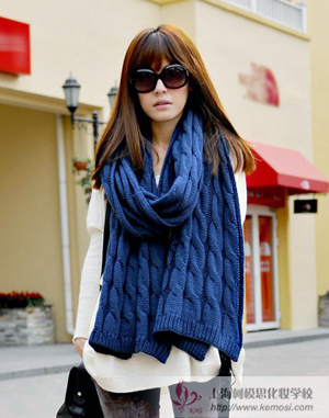 2011冬季流行什么新款的围巾?棒针围巾混搭时尚潮流