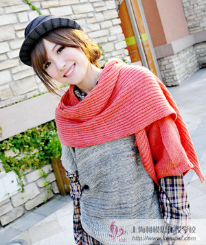 2011冬季流行什么新款的围巾?棒针围巾混搭时尚潮流