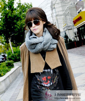 2011冬季流行什么新款的围巾?棒针围巾混搭时尚潮流