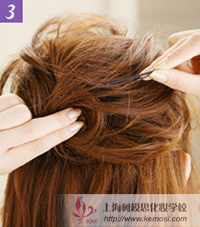 时尚简单发型怎么做?教你如何自己动手做明星发型