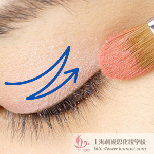 新手怎么化妆?教菜鸟画眼妆的化妆技巧,如何打造基础眼妆