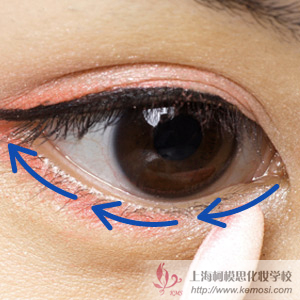 新手怎么化妆?教菜鸟画眼妆的化妆技巧,如何打造基础眼妆