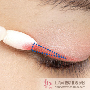 新手怎么化妆?教菜鸟画眼妆的化妆技巧,如何打造基础眼妆