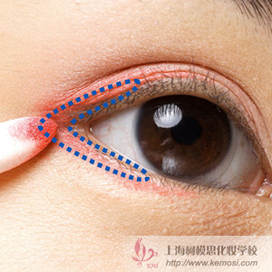 新手怎么化妆?教菜鸟画眼妆的化妆技巧,如何打造基础眼妆