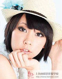 眼妆怎么画才好看?学会两款电眼眼妆,打造魅力自我