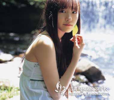 化妆师的就业前景如何？好不好呢？