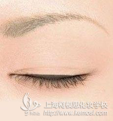 刚买的眼线膏不会用怎么办?如何使用眼线膏?教你如何简单画出时尚眼线