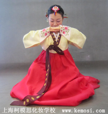 朴老师带来几款韩式主流风格妆容,精彩尽在眼前!上海柯模思化妆学校